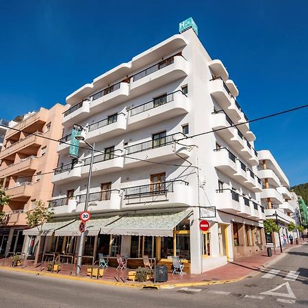 Hostal Y Apartamentos Santa Eulalia Santa Eulària des Riu Kültér fotó