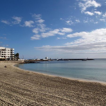 Hostal Y Apartamentos Santa Eulalia Santa Eulària des Riu Kültér fotó