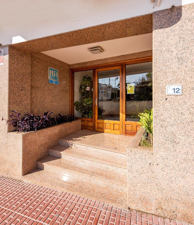 Hostal Y Apartamentos Santa Eulalia Santa Eulària des Riu Kültér fotó
