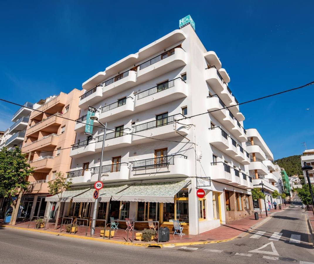 Hostal Y Apartamentos Santa Eulalia Santa Eulària des Riu Kültér fotó