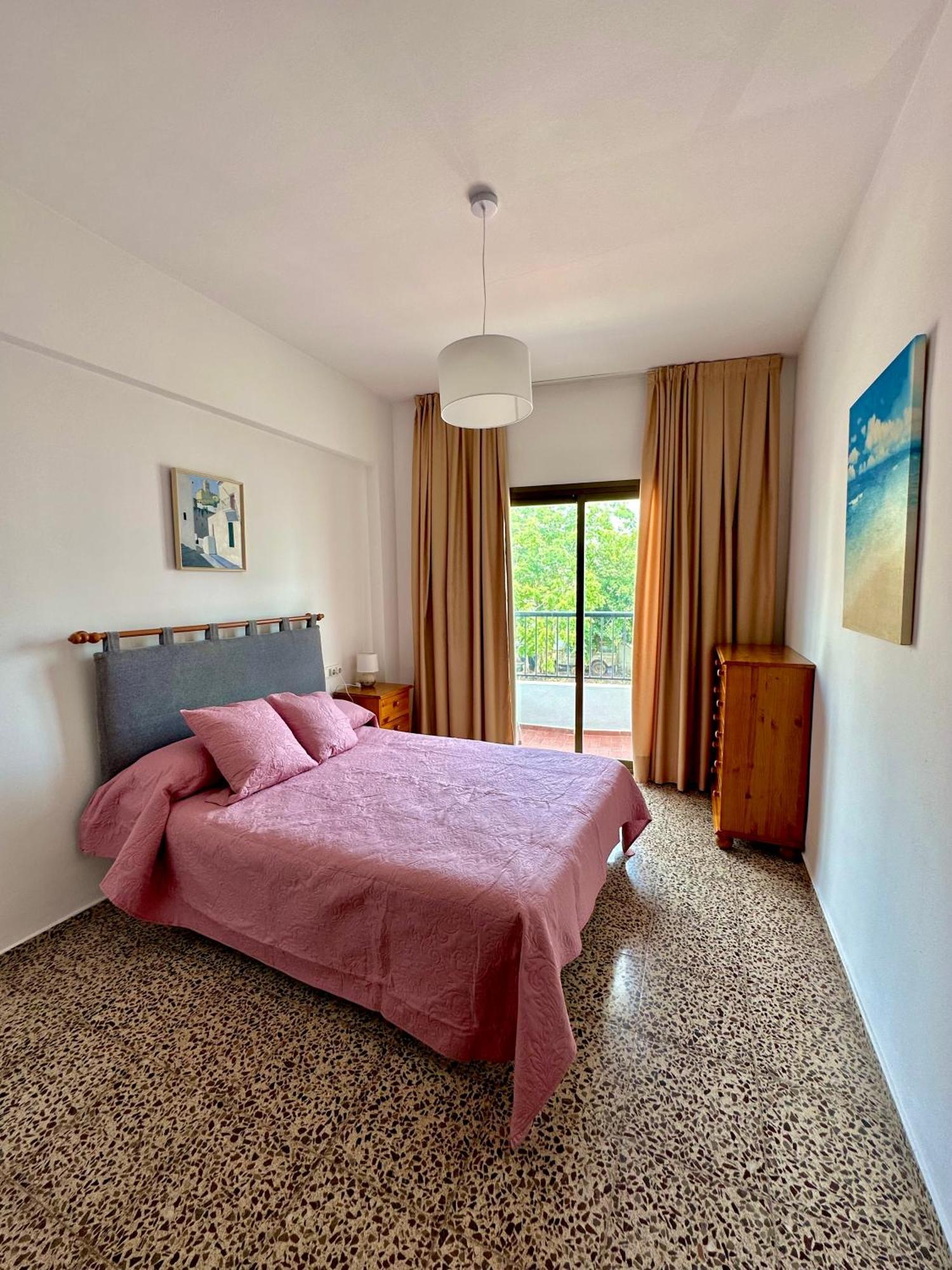 Hostal Y Apartamentos Santa Eulalia Santa Eulària des Riu Kültér fotó